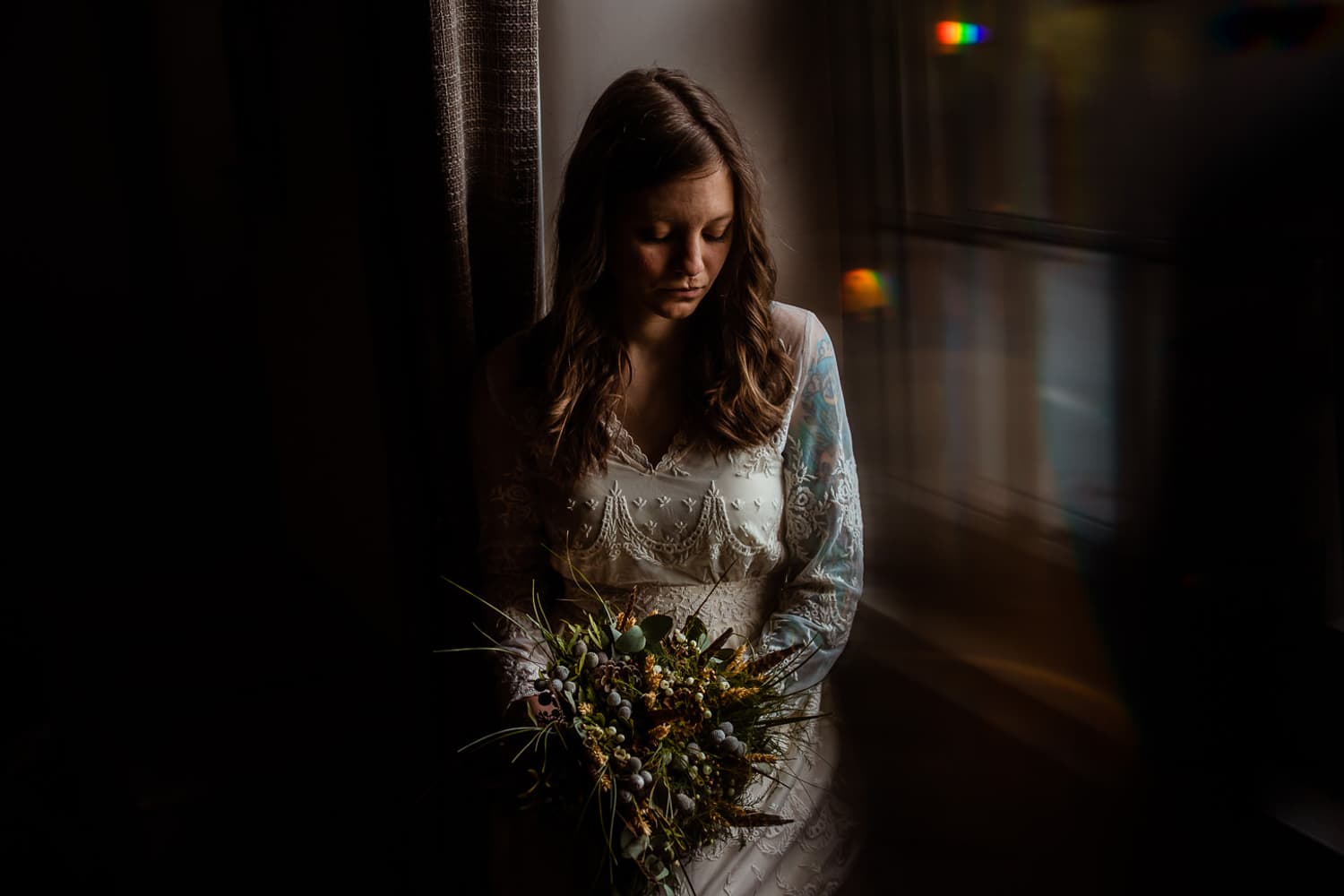 Bouquet details in rustic cottage setting